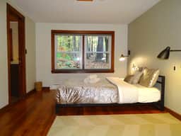 Beautiful Guest Cabin on Quiet Estate