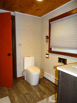 Beautiful Guest Cabin on Quiet Estate