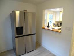 Comfortable 3 Bed Apt in Quiet Neighborhood