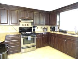 Comfortable Renovated 3 Bed Apartment