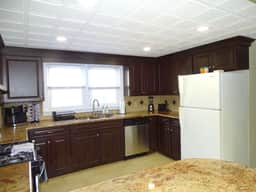 Comfortable Renovated 3 Bed Apartment
