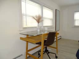 Cozy 3 Bed Apt in Quiet Neighborhood