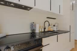 Lux 3BD Minutes Walk to Airport
