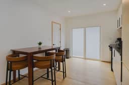Lux 3BD Minutes Walk to Airport