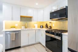 Modern East Boston 2 Bed 2 Bath