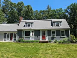 Private and Peaceful 4BD Home