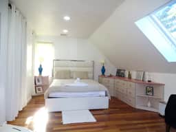 Spacious Luxury Home 5 Bed 3 Bath w/jacuzzi bath