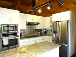 Beautiful Modern 4 BD Cabin 4km from Gillette