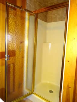 Beautiful Modern 4 BD Cabin 4km from Gillette