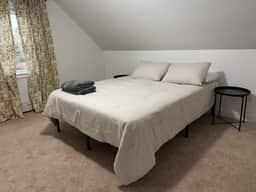 Comfortable 4 Bed Home close to Gillette