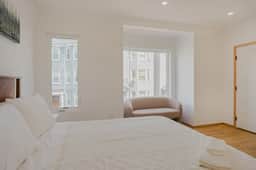 Bright Private 1 BD in E Boston Near to Everything
