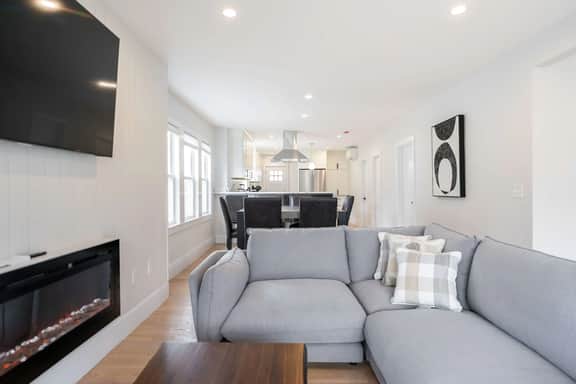 Beautiful and Spacious 3BD Condo in Somerville