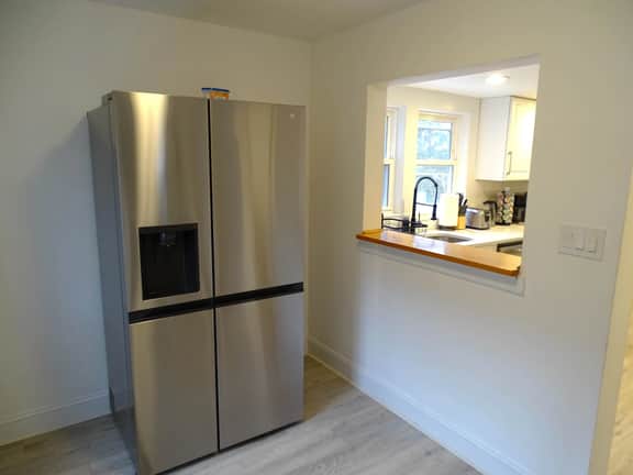 Comfortable 3 Bed Apt in Quiet Neighborhood