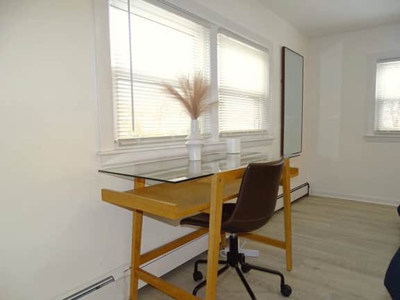 Cozy 3 Bed Apt in Quiet Neighborhood