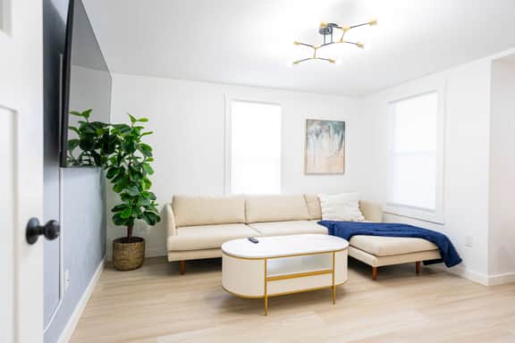 Modern East Boston 2 Bed 2 Bath