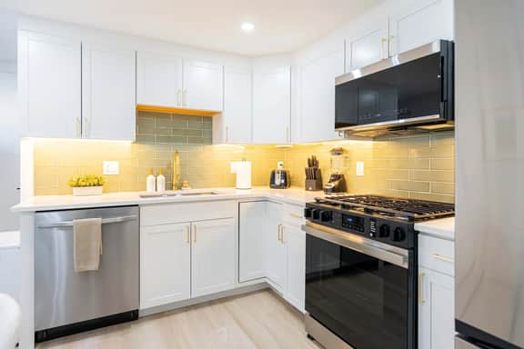 Modern East Boston 2 Bed 2 Bath