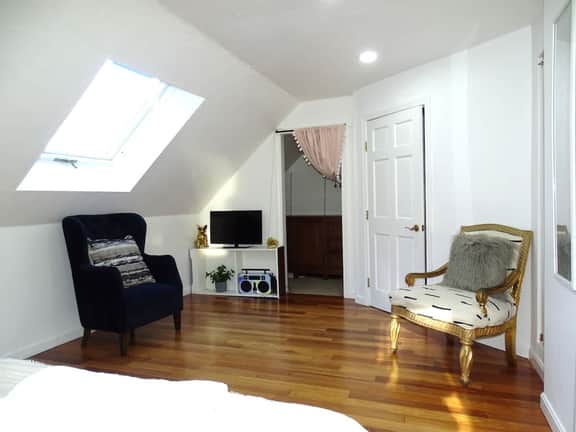 Spacious Luxury Home 5 Bed 3 Bath w/jacuzzi bath