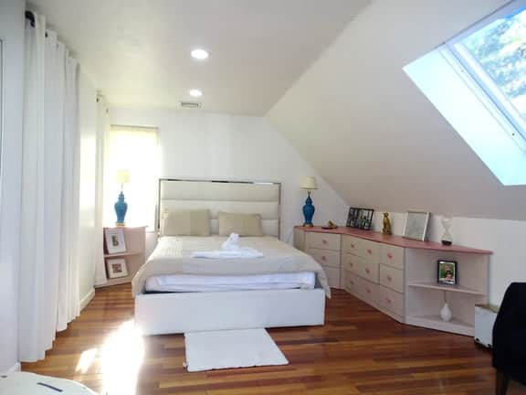 Spacious Luxury Home 5 Bed 3 Bath w/jacuzzi bath