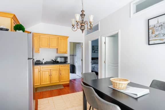 Spacious Two Bedroom Apartment 