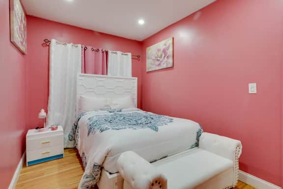 Stylish and Comfortable 3Bed 2Bath