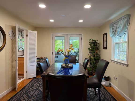 Spacious 4 BD 2 Bath in Quiet area avail July