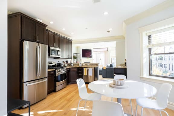 Brownstone Luxury Penthouse Condo