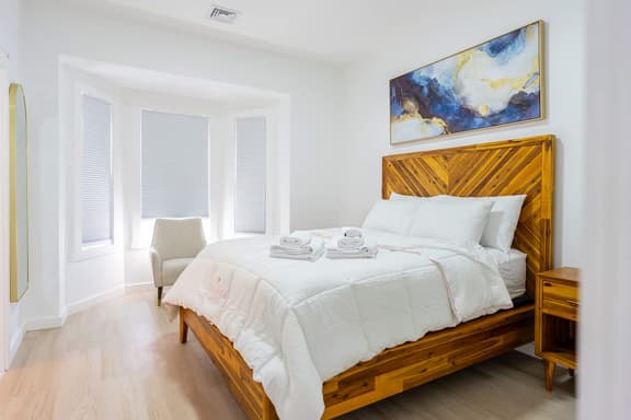 Luxury 2 Bed 2 Bath East Boston