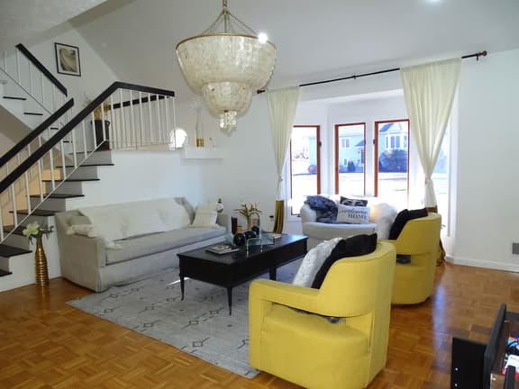 Spacious Luxury Home 5 Bed 3 Bath w/jacuzzi bath