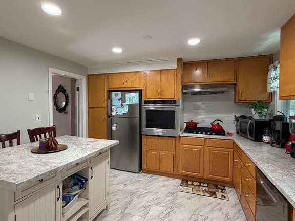 Spacious 4 BD 2 Bath in Quiet area avail July